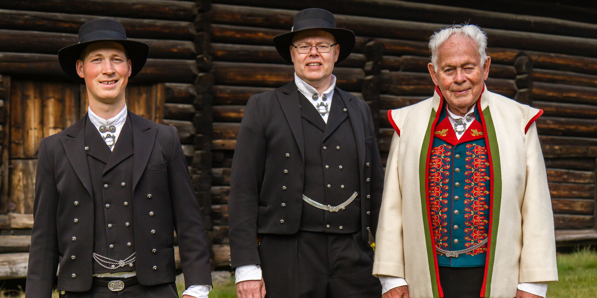 Tre Telemark-herrebunadar