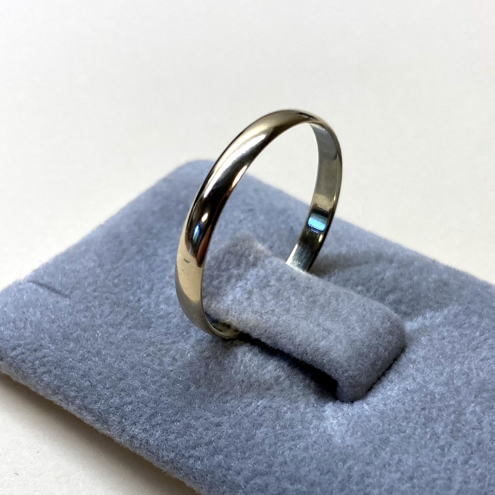 Gullring glatt